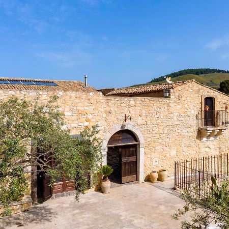 Masseria Fortificata Lo Zafferaneto Buccheri Zewnętrze zdjęcie
