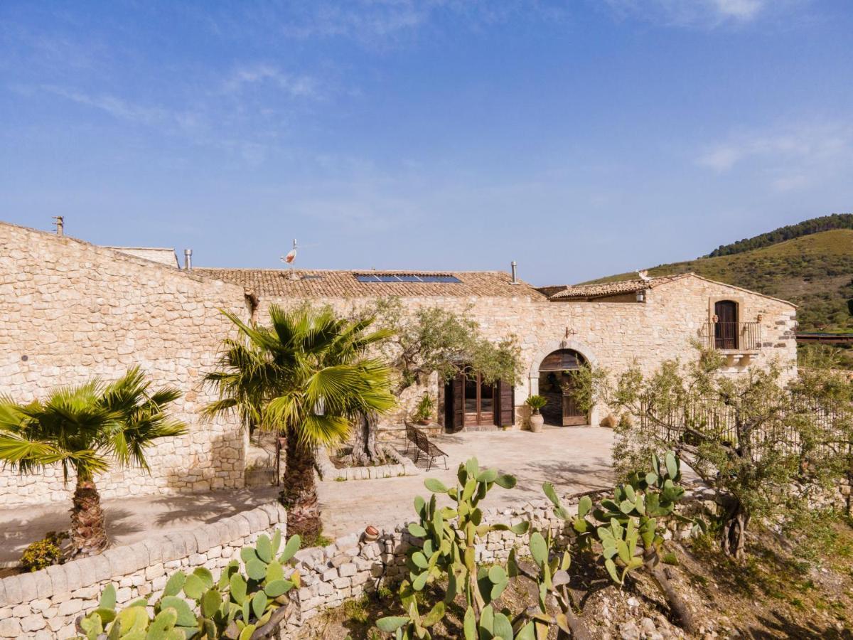 Masseria Fortificata Lo Zafferaneto Buccheri Zewnętrze zdjęcie