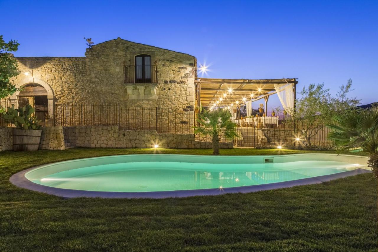 Masseria Fortificata Lo Zafferaneto Buccheri Zewnętrze zdjęcie