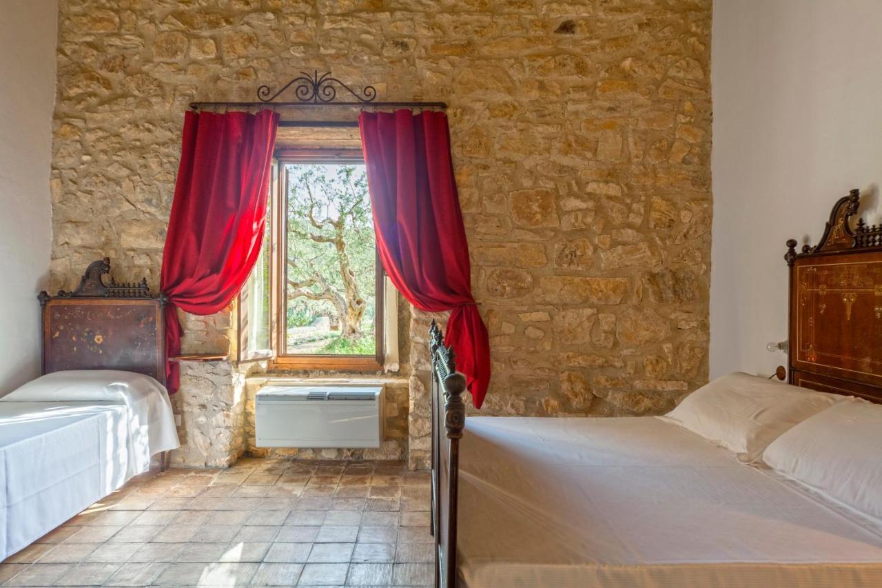 Masseria Fortificata Lo Zafferaneto Buccheri Zewnętrze zdjęcie