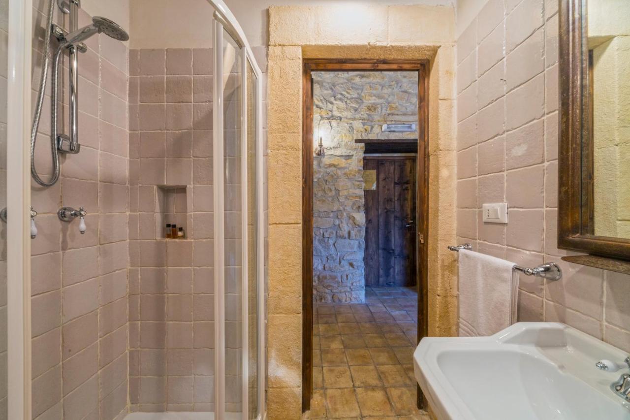 Masseria Fortificata Lo Zafferaneto Buccheri Zewnętrze zdjęcie