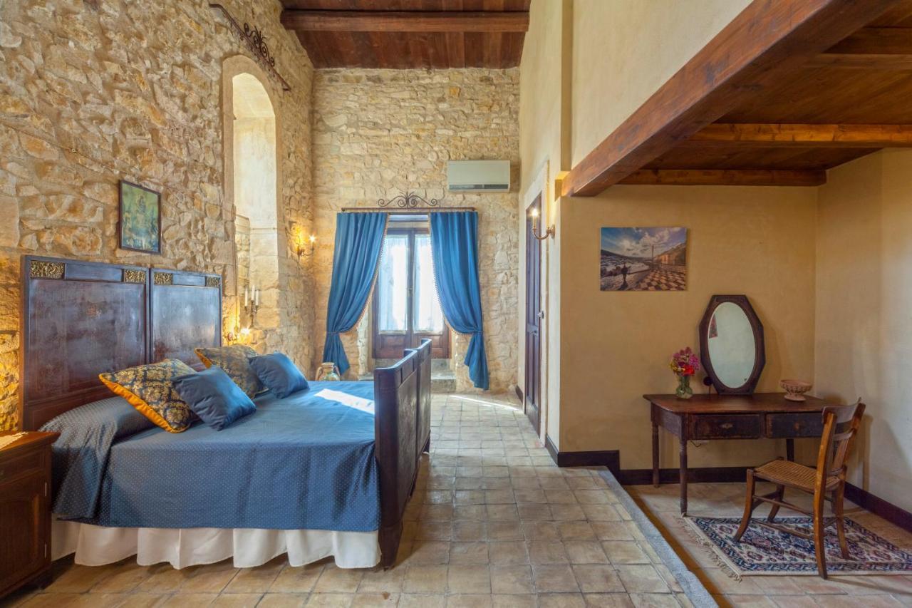 Masseria Fortificata Lo Zafferaneto Buccheri Zewnętrze zdjęcie