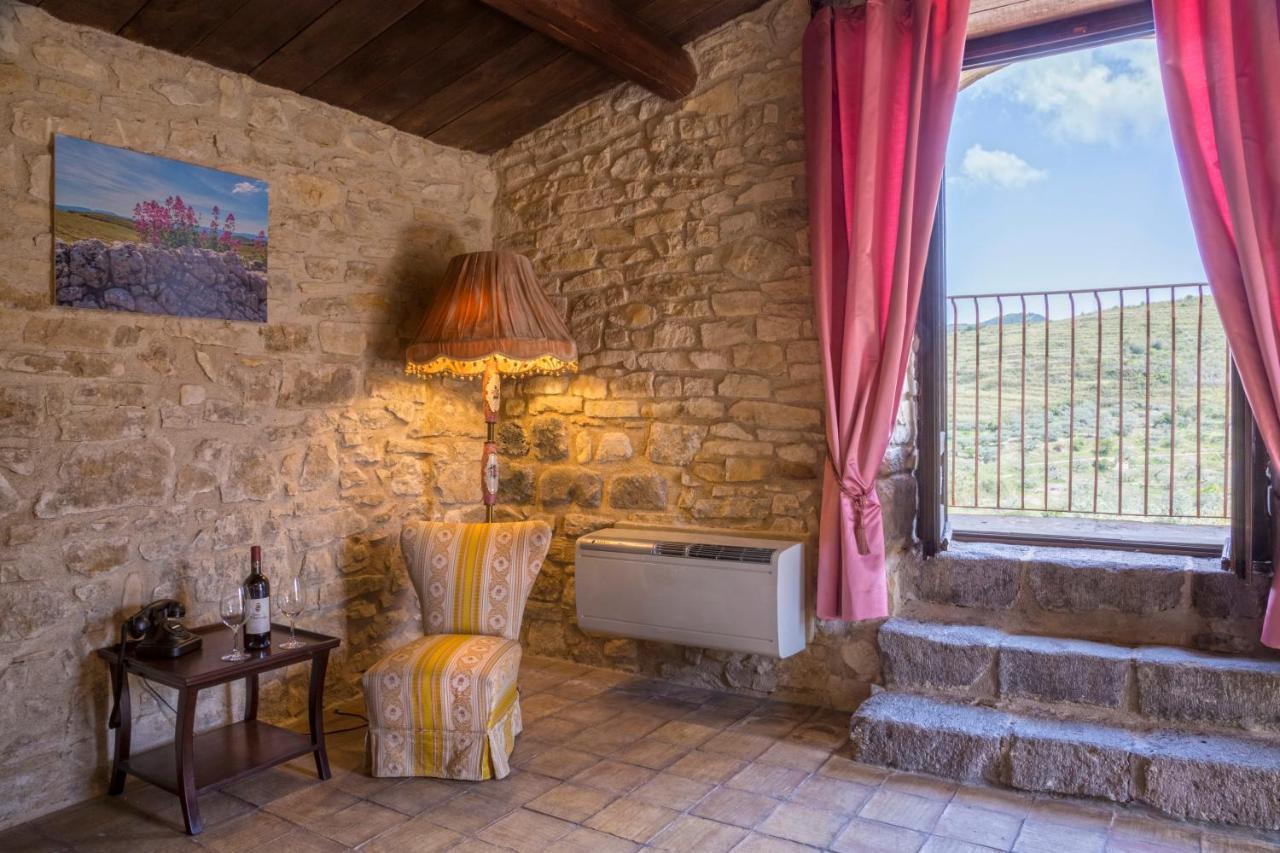 Masseria Fortificata Lo Zafferaneto Buccheri Zewnętrze zdjęcie