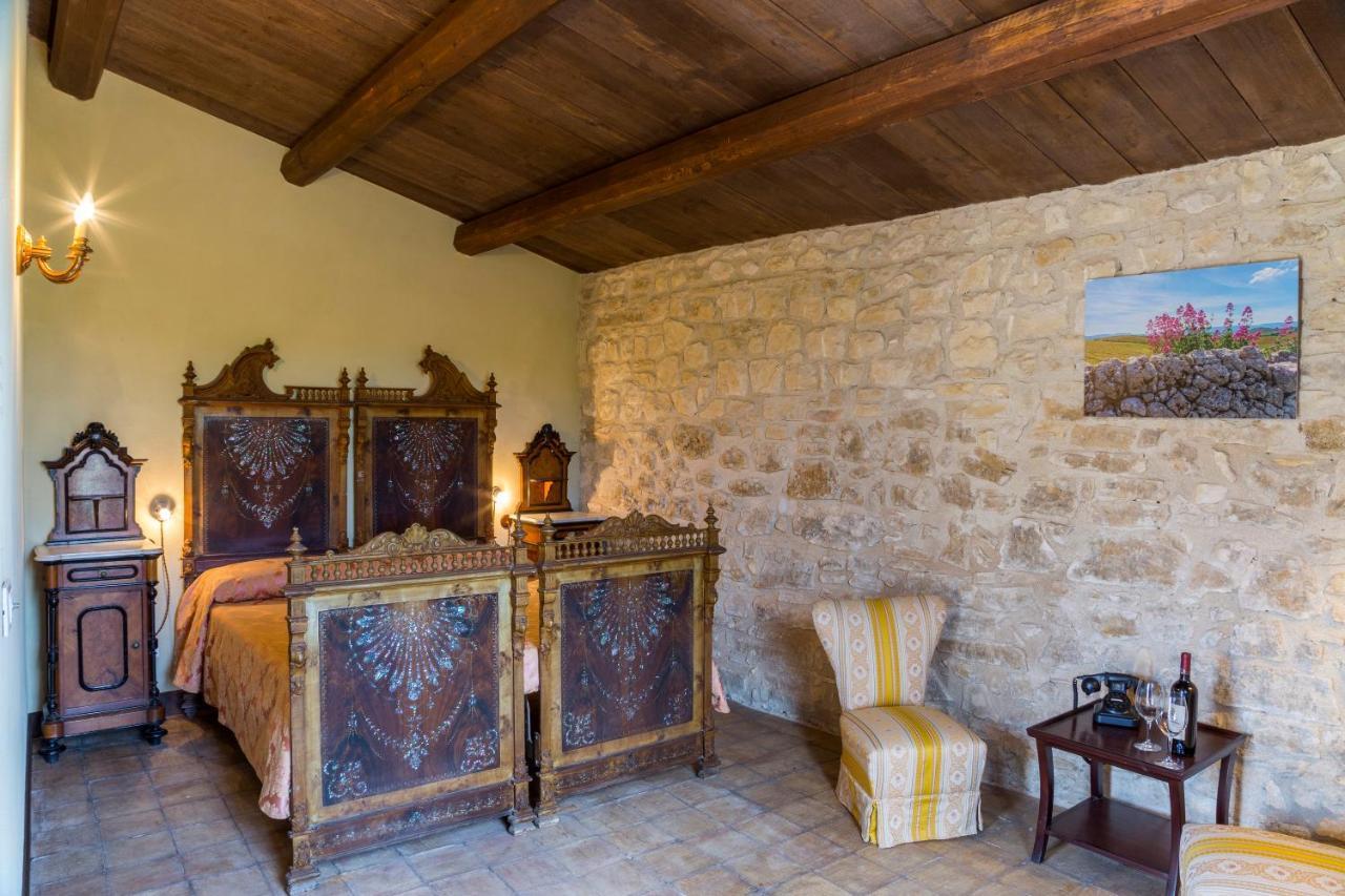 Masseria Fortificata Lo Zafferaneto Buccheri Zewnętrze zdjęcie