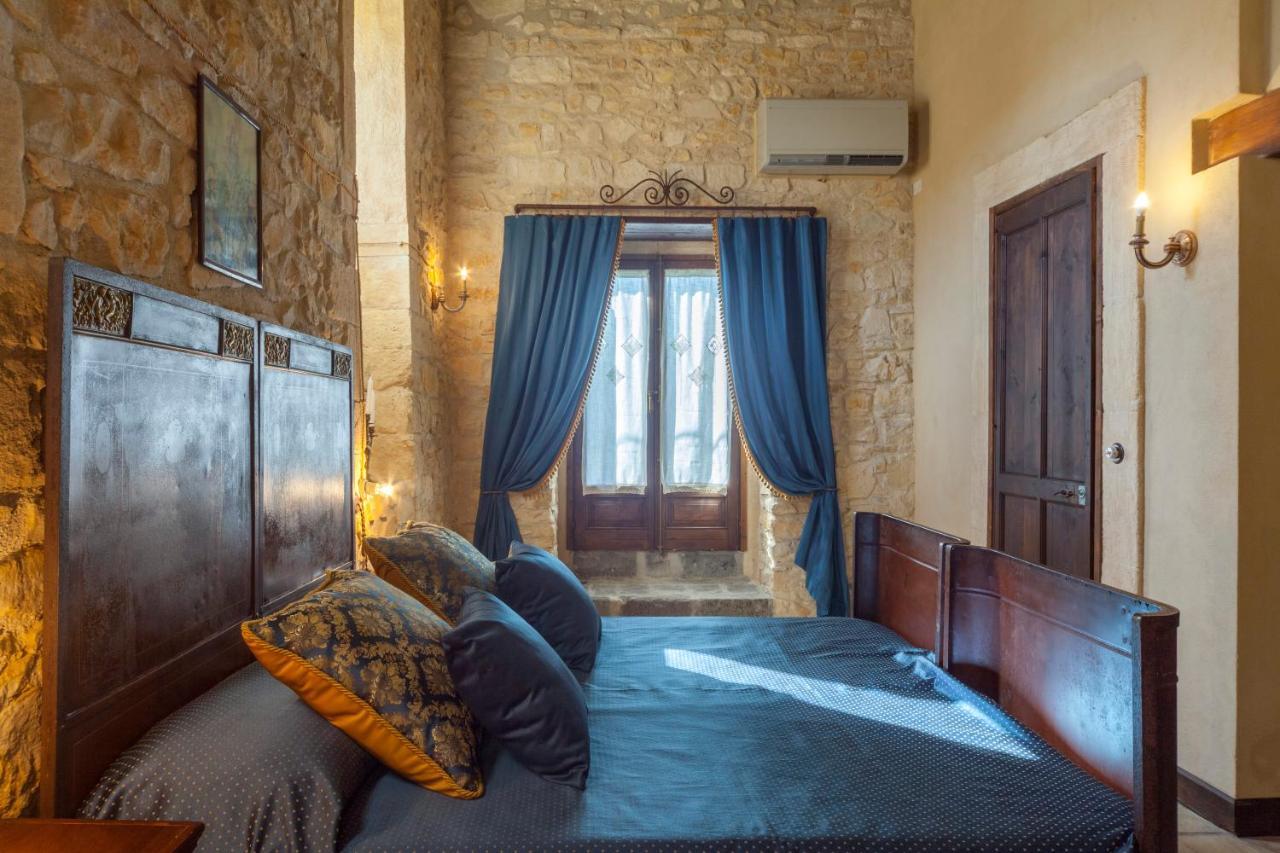 Masseria Fortificata Lo Zafferaneto Buccheri Zewnętrze zdjęcie