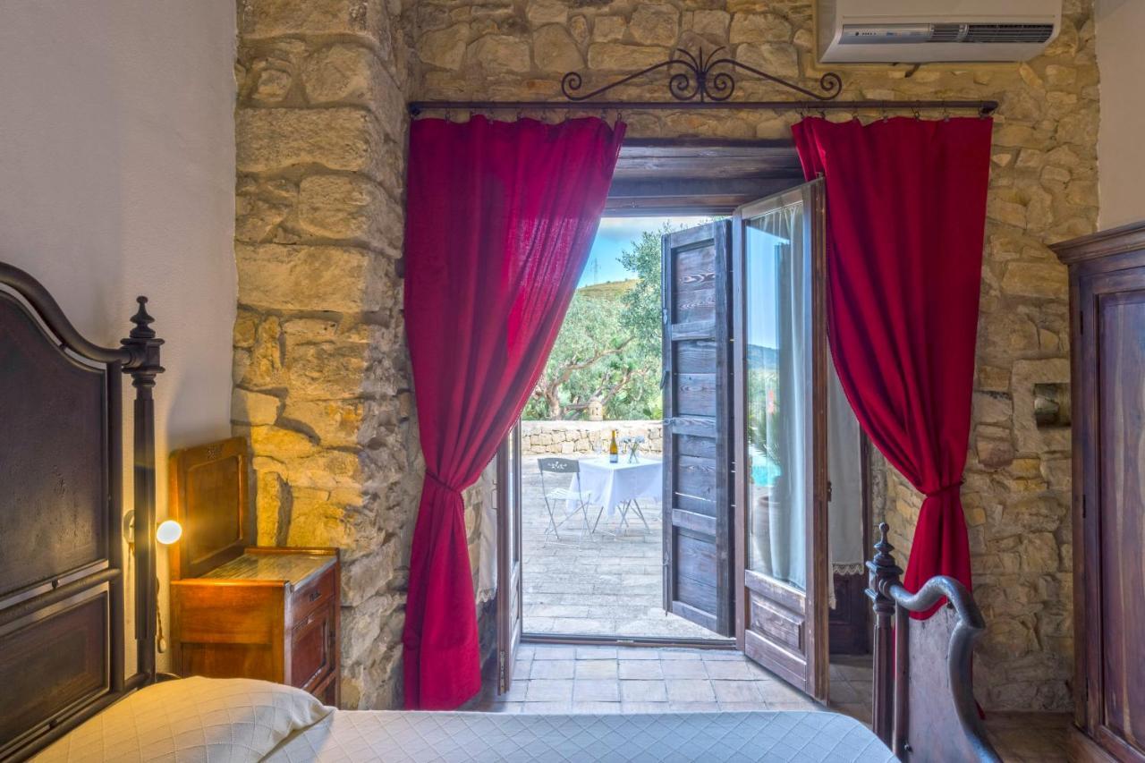 Masseria Fortificata Lo Zafferaneto Buccheri Zewnętrze zdjęcie